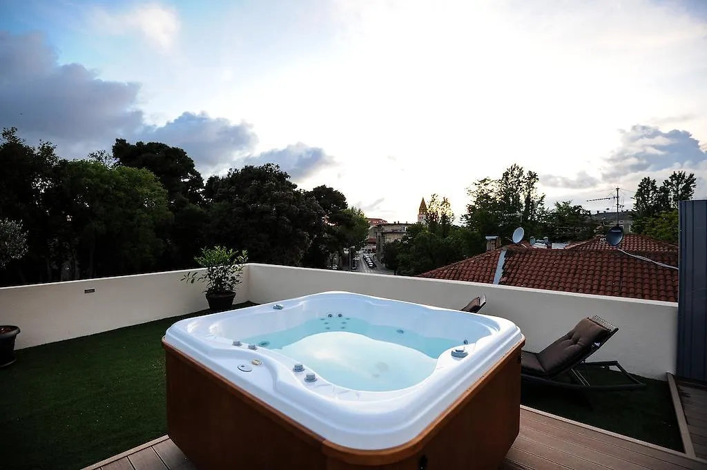 Feel Good Penthouse With Jacuzzi Διαμέρισμα Ζαντάρ 0*,  Κροατία